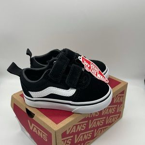 Vans Black Ward V 2 Strap Suede Canvas Skater Sneaker, New in Box, 4 Toddler